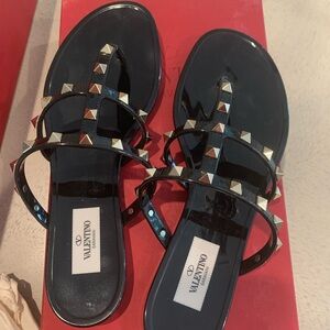 ROCKSTUD FLAT RUBBER SANDAL